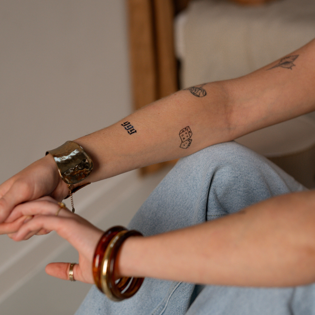 15 tatuagens temporárias pequenas mais divertidas da tattforaweek