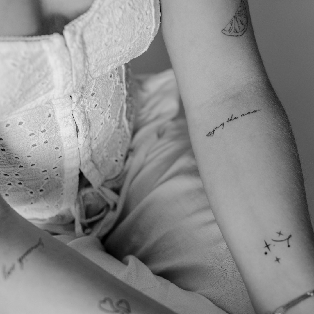 As consequências de uma tatuagem em candidaturas de emprego - 5 coisas que deve saber