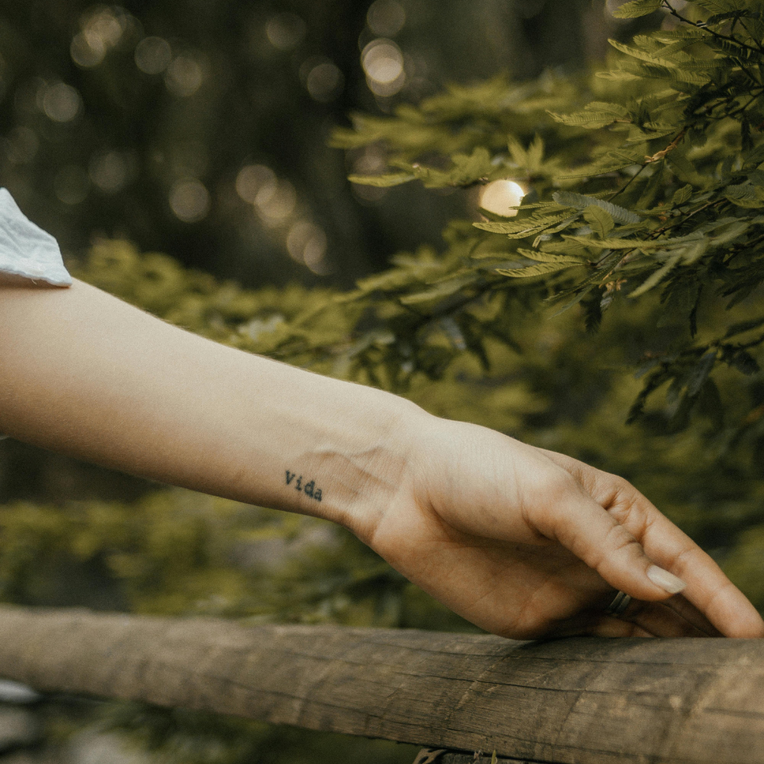 Desvantagens da tatuagem no pulso: 5 razões para não o fazer