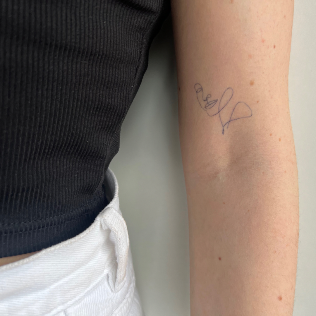 Tatuagem temporária facial fineline