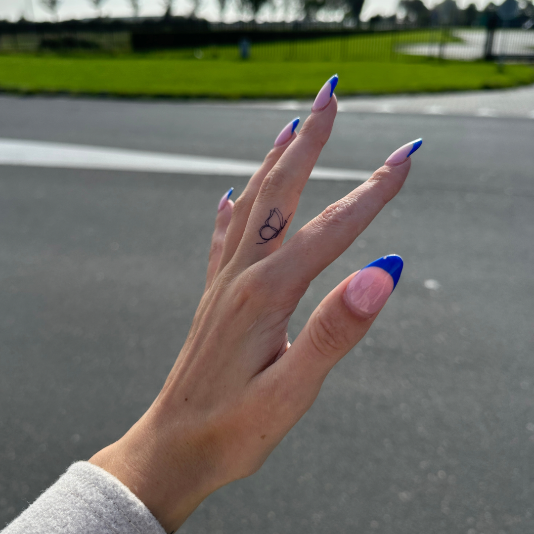 Tatuagem temporária de borboleta fineline