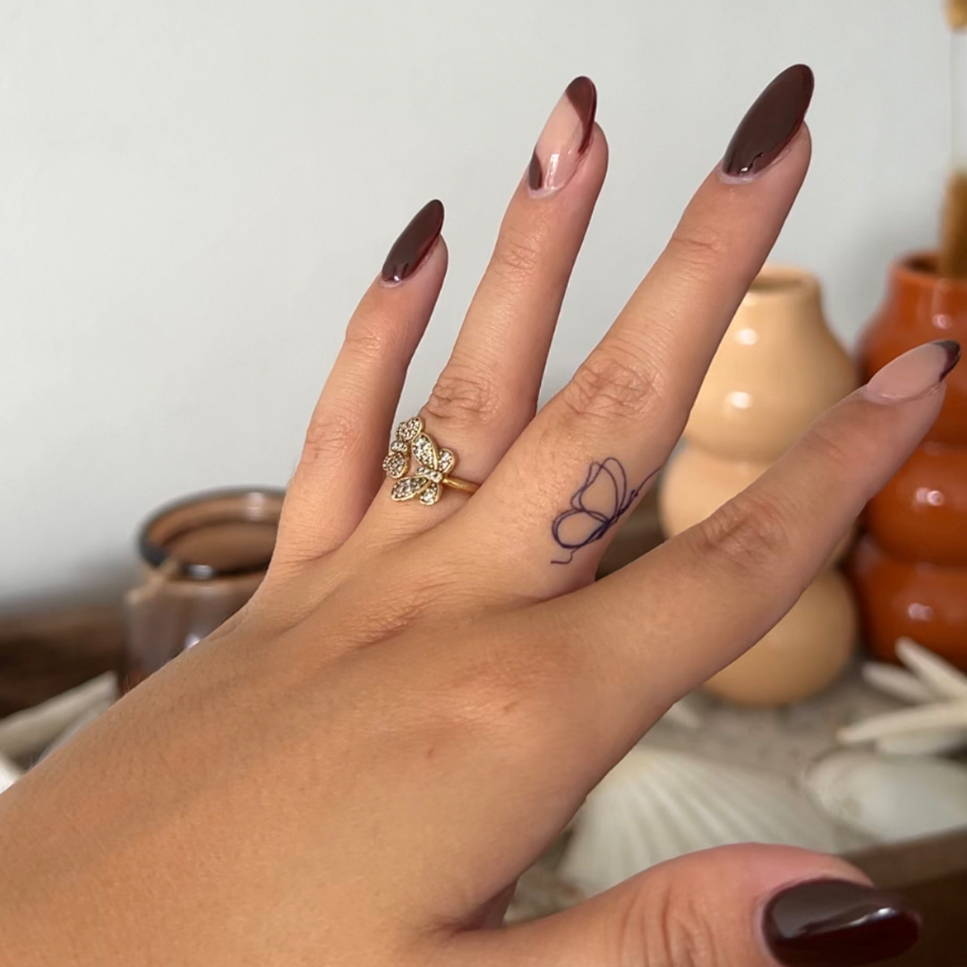 Tatuagem temporária de borboleta fineline