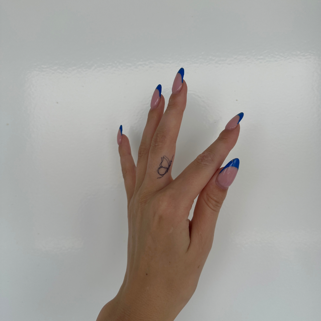 Tatuagem temporária de borboleta fineline